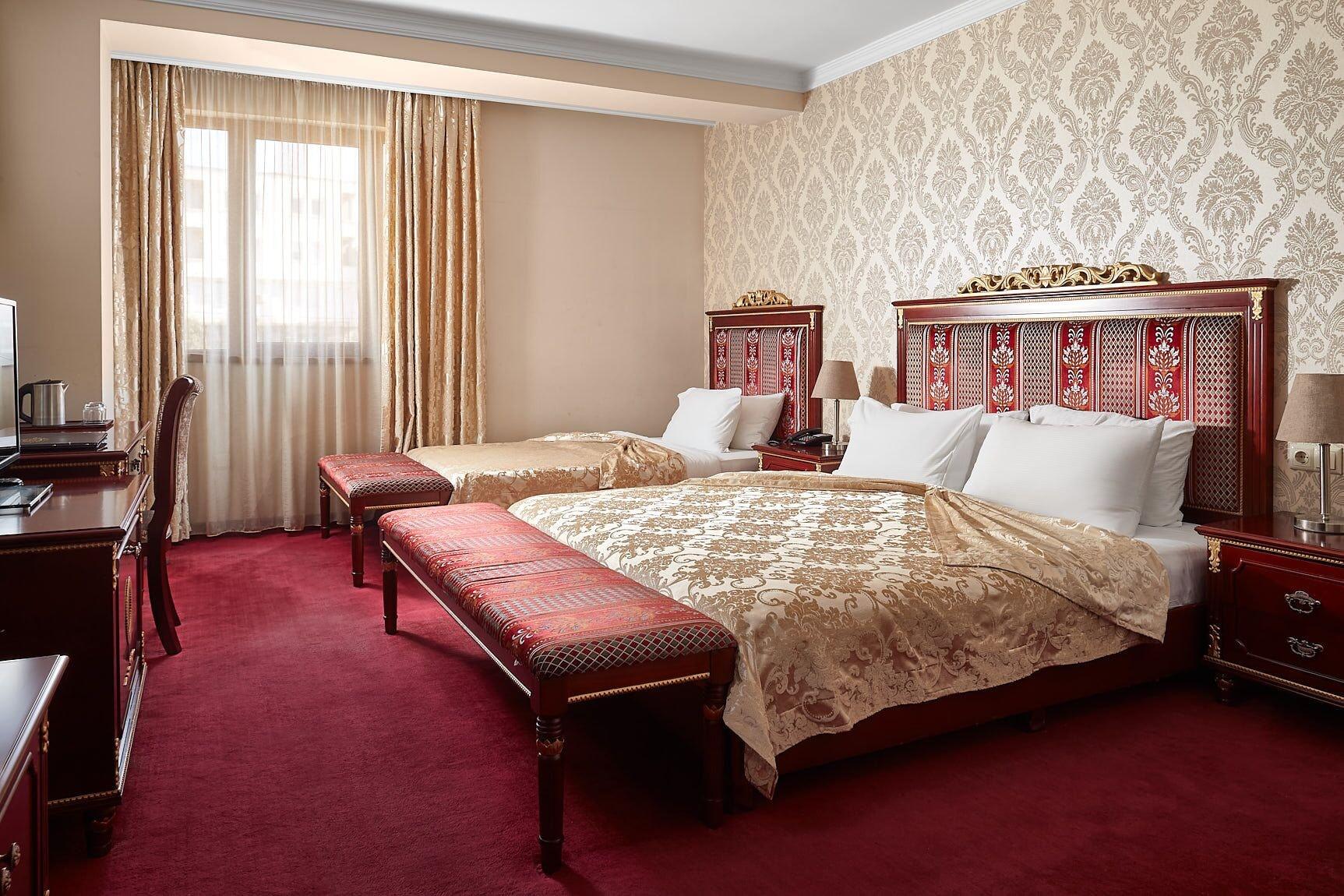 Gold Hotel